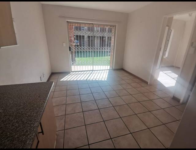 2 BEDROOM PROPERTY TO RENT IN DIE BULT